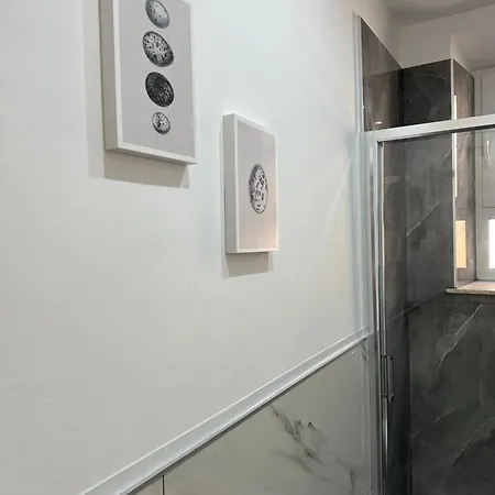 Bellavita House 2br With Private Parking In