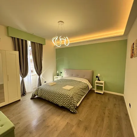 Bellavita House 2br With Private Parking In Apartment