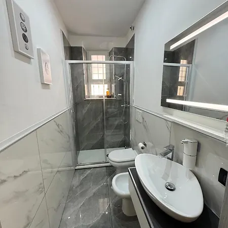 Bellavita House 2br With Private Parking In Apartment Rome