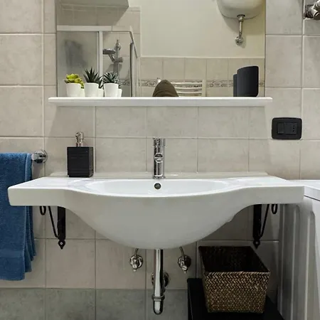 Via Arese Apartment Rome