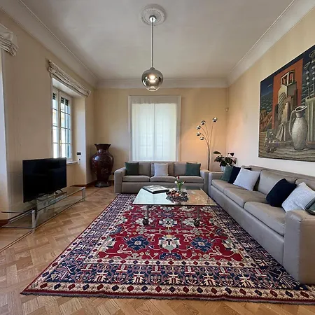 Moon Cove, Borghese Prestige Hideaway Apartment *