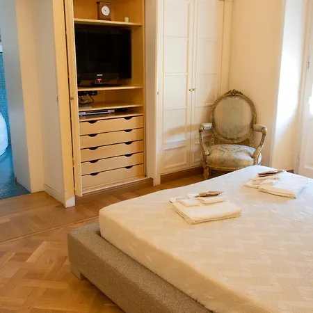 Moon Cove, Borghese Prestige Hideaway *