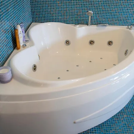 Moon Cove, Borghese Prestige Hideaway Apartment Rome