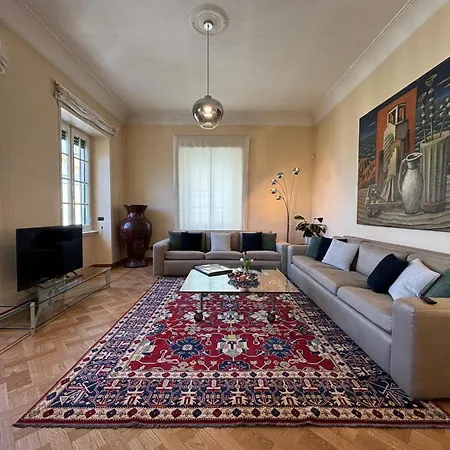 Moon Cove, Borghese Prestige Hideaway