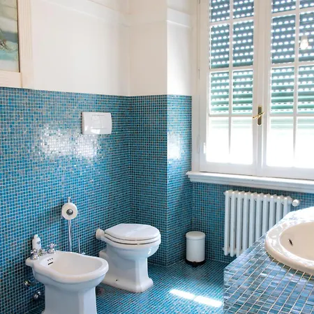 Moon Cove, Borghese Prestige Hideaway Apartment *