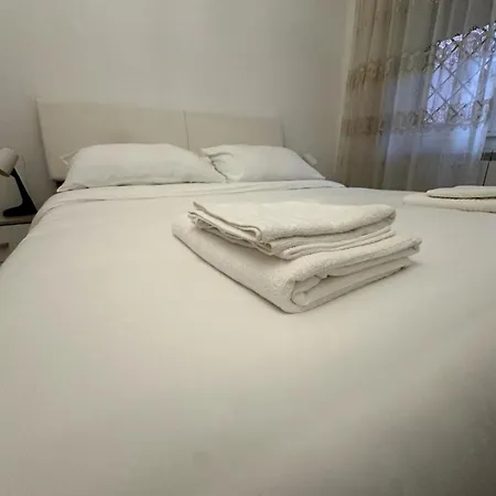 Tranquillo Stazione Serenissima, 2 Stanze Private E Cucina Condivisa Con L'host Rome