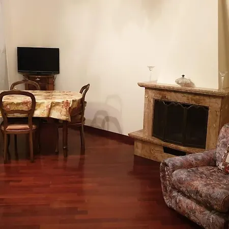 Gualandi 25 Apartment *