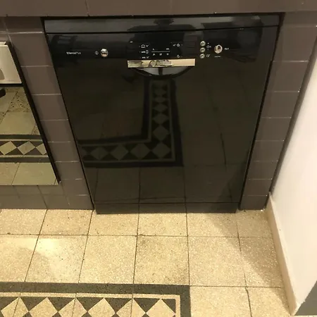 Jef Vaticano, Apartment *