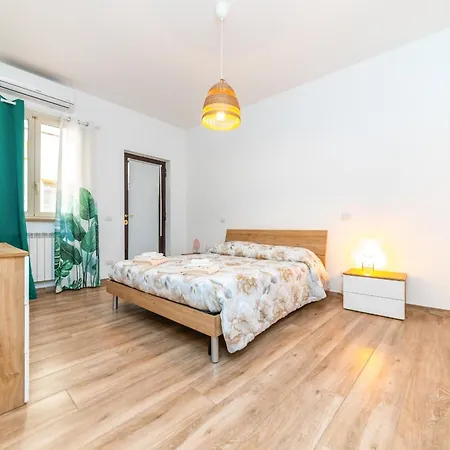 Metrofront-apartment Apartment