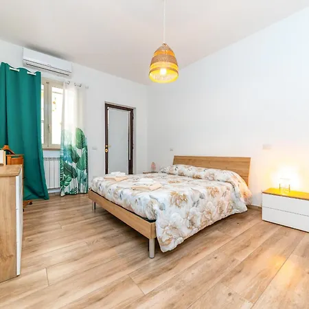 Metrofront-apartment Apartment