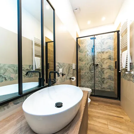 Metrofront-apartment