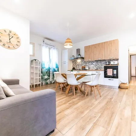 Metrofront-apartment *