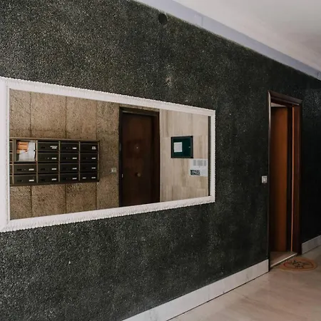 Cinemaison Near Metro
