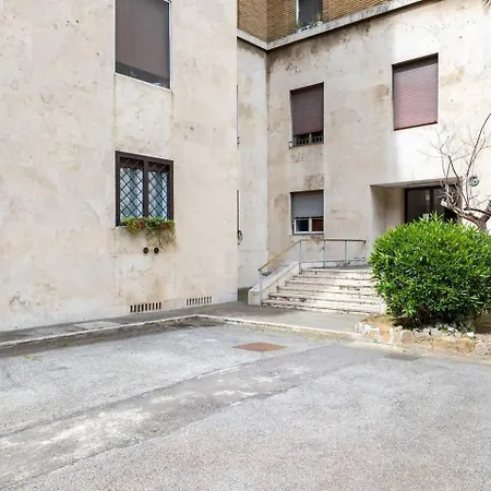 Apartment La Finestra Sul Giardino 348 *