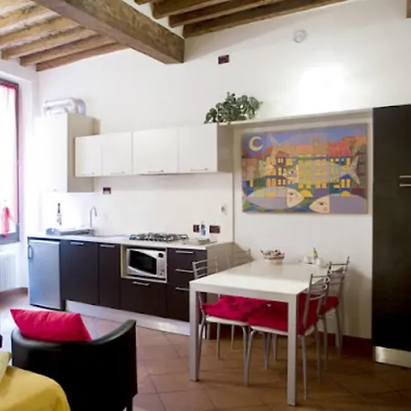 Il Colosseo Apartment *
