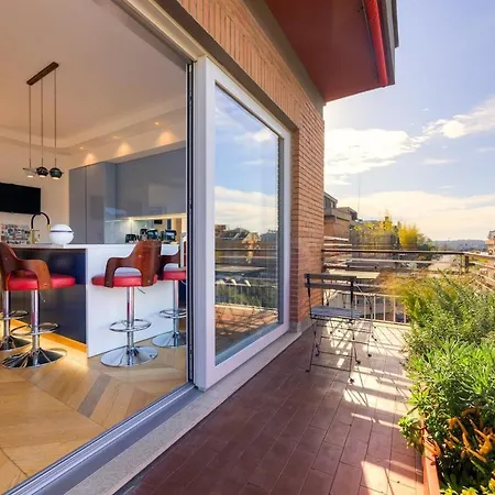 Apartment Luxury Penthouse With Terrace And Hot Tub