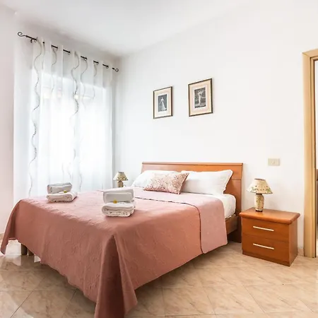Portside Aparthotel *