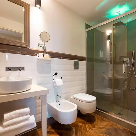 Vanity Navona 2*