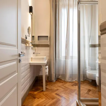 Vanity Navona Hotel 2*