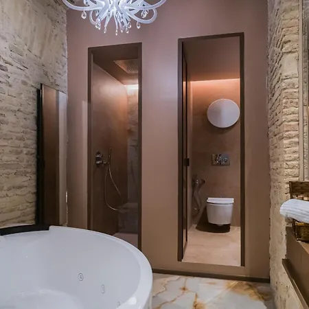 Hotel 163 Boutique *