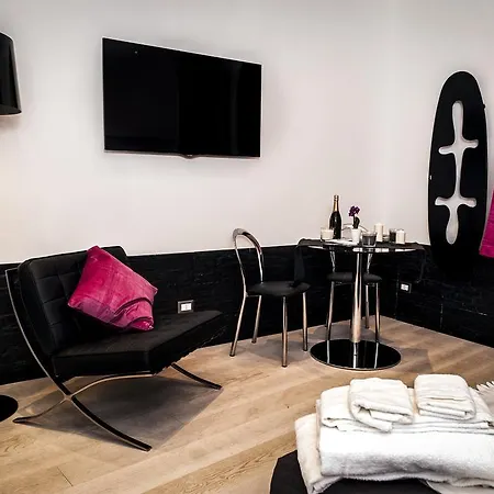 Two Chic Guest house