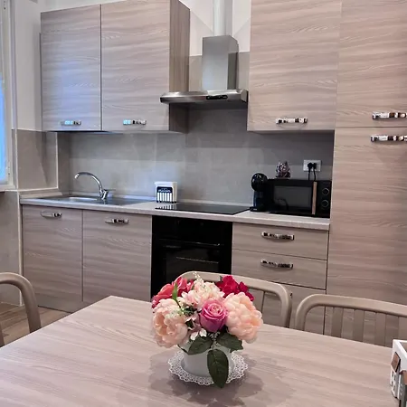 Jolie Tor Vergata -metro C- Holiday home *
