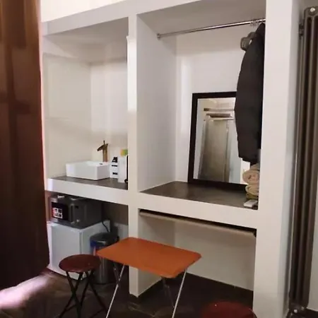 Homestay Versailles Deluxe Rome