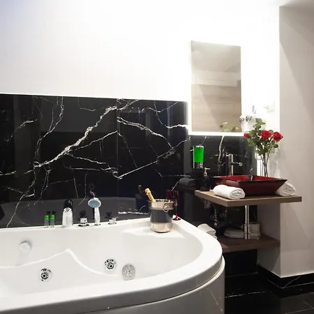 Farnese Jacuzzi * Rome