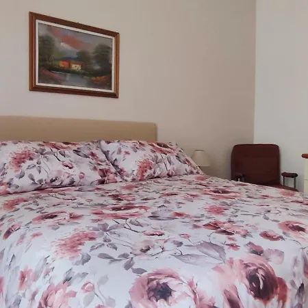 Apartment Happy Domus Ippolito Nievo Flat A Trastevere *