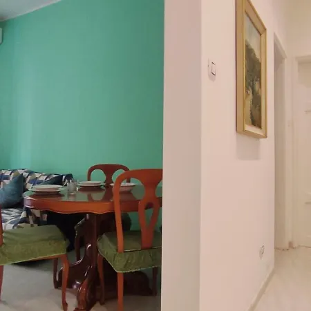 Happy Domus Ippolito Nievo Flat A Trastevere Apartment *