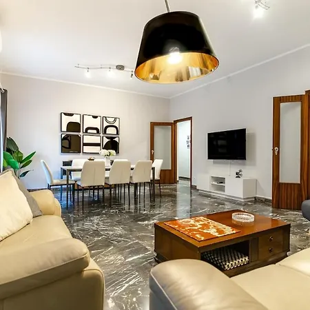 Elegant Retreat In Rome, Comfort & Style - Metro A Apartment