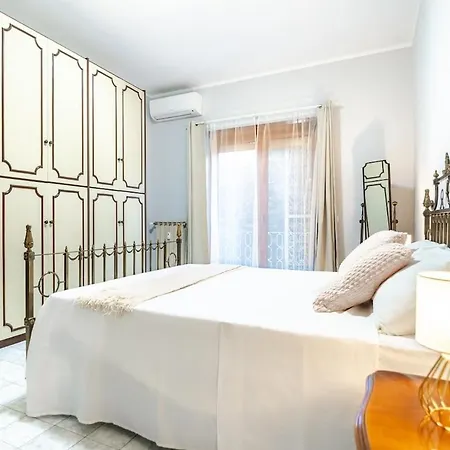 Elegant Retreat In Rome, Comfort & Style - Metro A Apartment