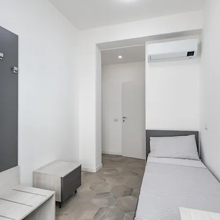 Skylife Modern 4-bedroom Trastevere Apartment