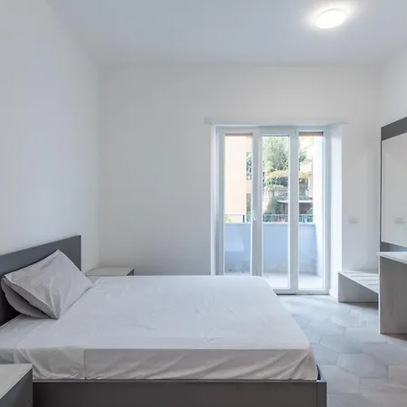 Skylife Modern 4-bedroom Trastevere Apartment Rome