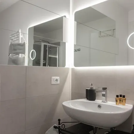 Apartment Rienzo Near Vatican *