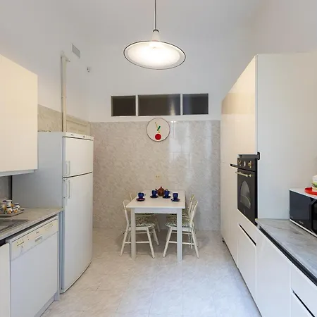 Amazing San Giovanni In Laterano Apartment