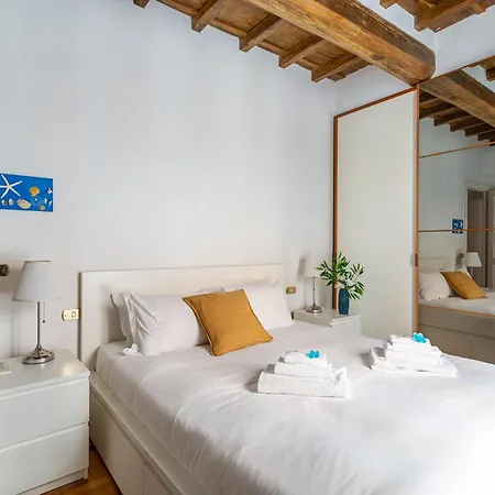 Apartment Iflat Classy & Spacious Near Campo De Fiori Rome