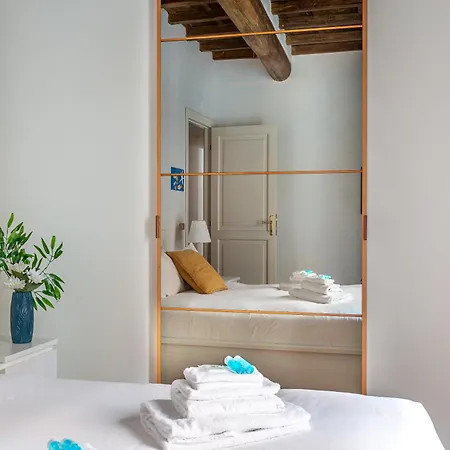 Iflat Classy & Spacious Near Campo De Fiori Apartment