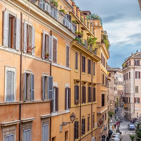 Apartment Iflat Classy & Spacious Near Campo De Fiori *