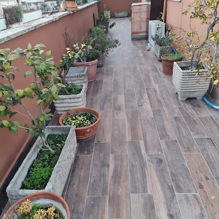 Apartment La Terrazza Su *