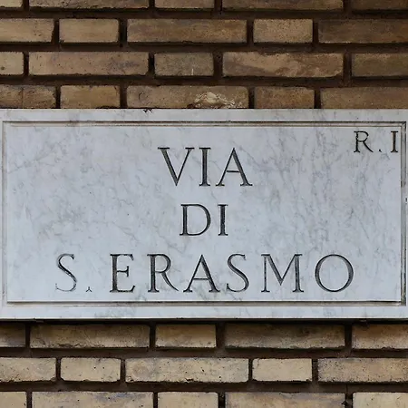 Apartment Domus Erasmo Rome