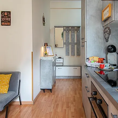Henry's House Apartment