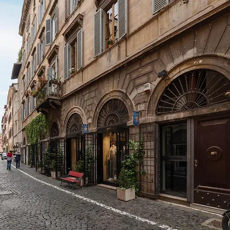 Brand New In The Heart Of Rome-for 5!