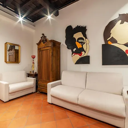 Brand New In The Heart Of Rome-for 5! *