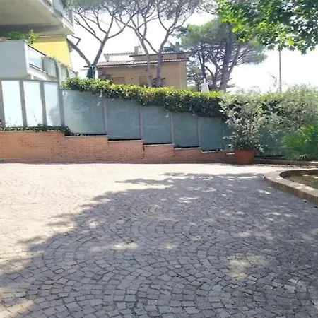Domus Apartments *