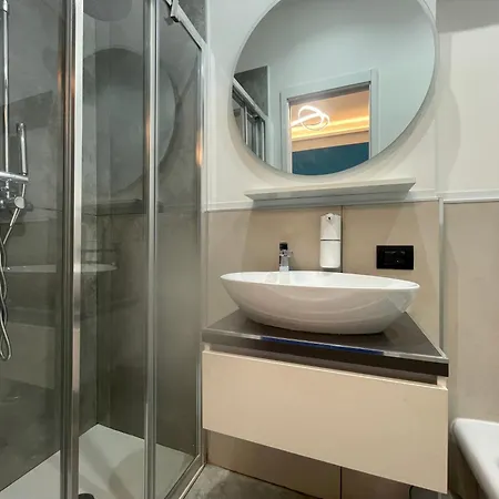 Bellavita House 2br With Private Parking In Apartment *