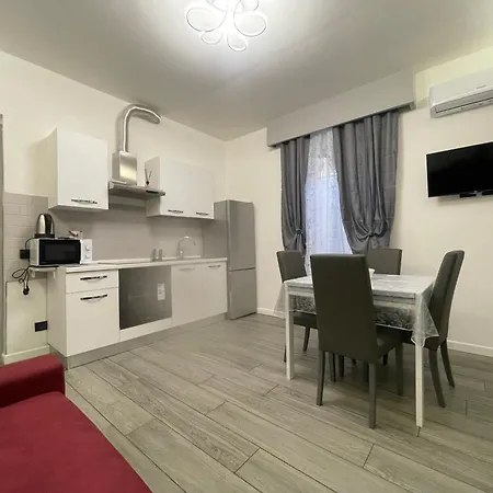 Apartment Bellavita House 2br With Private Parking In