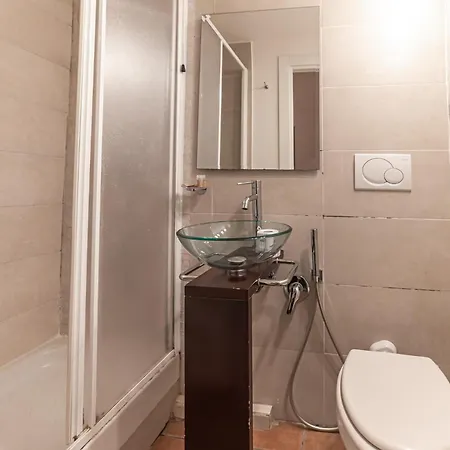 Guest house Cristel - Termini Train Station Rome