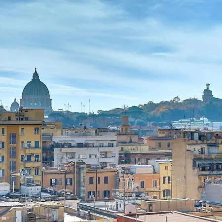 Luxury View On St Peter Basilica * Rome