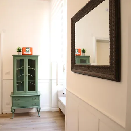 Homely In Apartment *